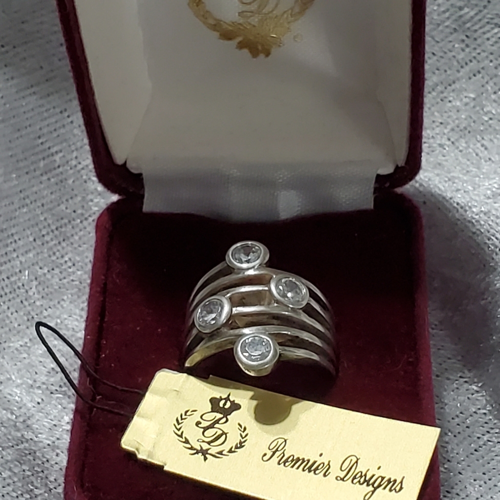 Ring - Picture 3 of 3